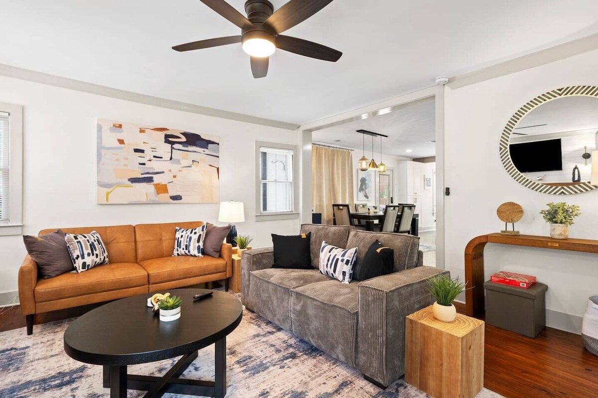 Marietta Square Suites – Big Home & Large Groups! 8