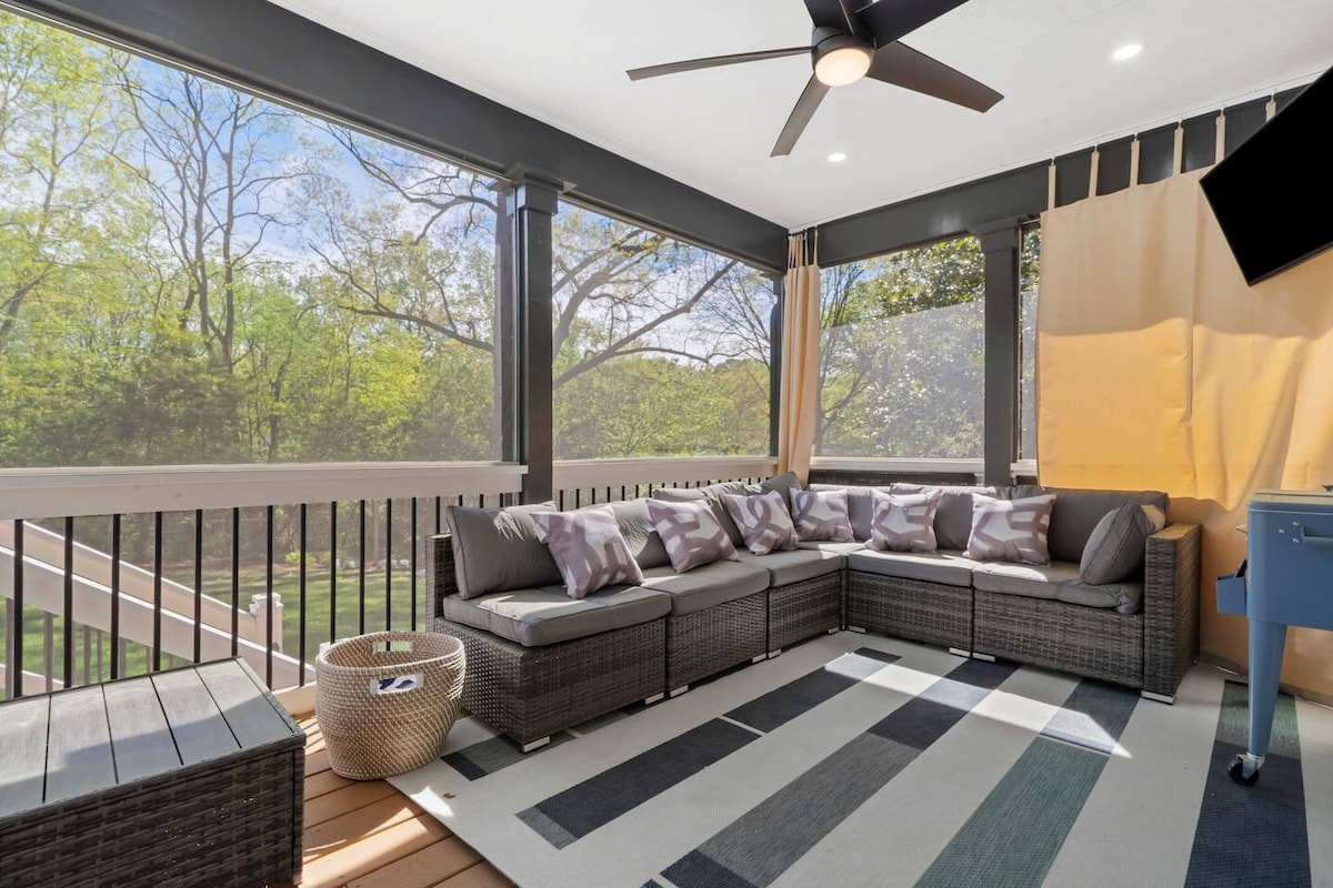 Marietta Square Suites – Big Home & Large Groups! 10