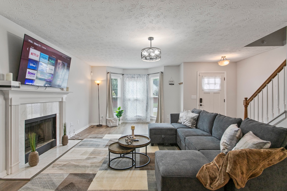Pet-Friendly Extended Stay w/ BBQ and Sunroom 15