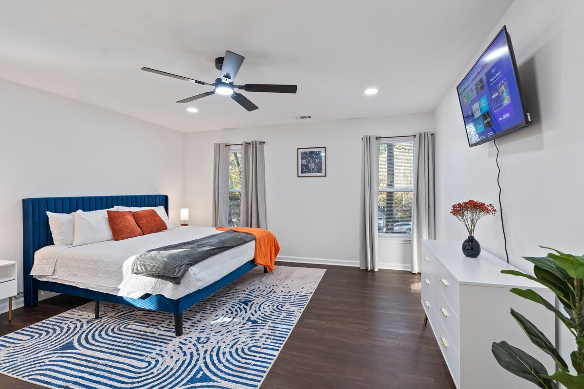 Pet Friendly, Cozy Fam Vac Home, Deck, 15 mins to Truist 3