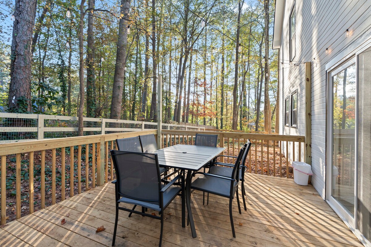 Pet Friendly, Cozy Fam Vac Home, Deck, 15 mins to Truist 7