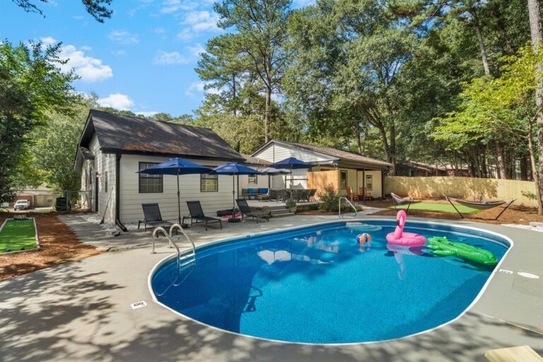 Oriole Oasis | Pool | PuttPutt | Theater | Game Room + More