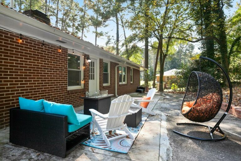 Private 3 Bed - showcase airbnb - 12